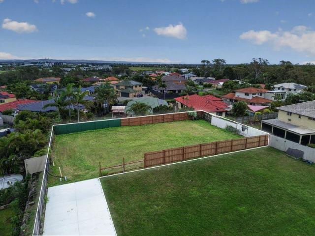Secure your place at the top of Mango Hill and create a home worthy of the view