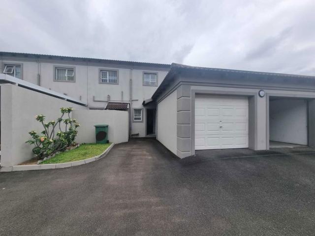 Security complex home to rent in Meer en See