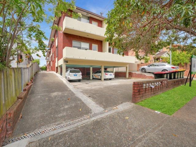 SECURITY COMPLEX. Ideal for Investment or First Home buyer