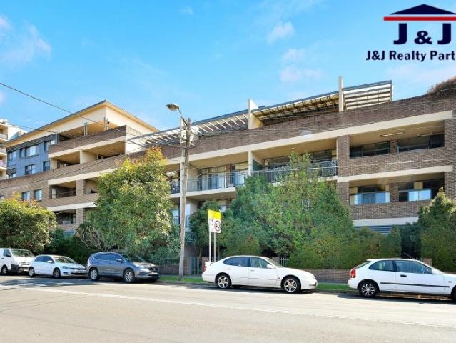 SECURITY MODERN 2 BEDROOMS IN SPLIT LEVEL ON 3RD FLOOR