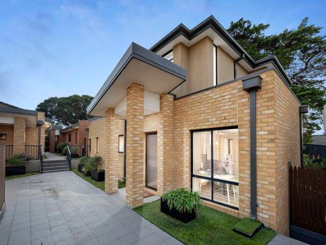 Security, Privacy, Space and Convenience A FamilySized Surprise in the Heart of Mordialloc