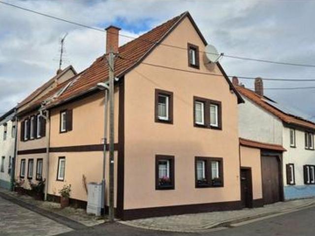 Sechs Zimmer und kein bisschen langweilig – Zuhause für Macher & Möbler