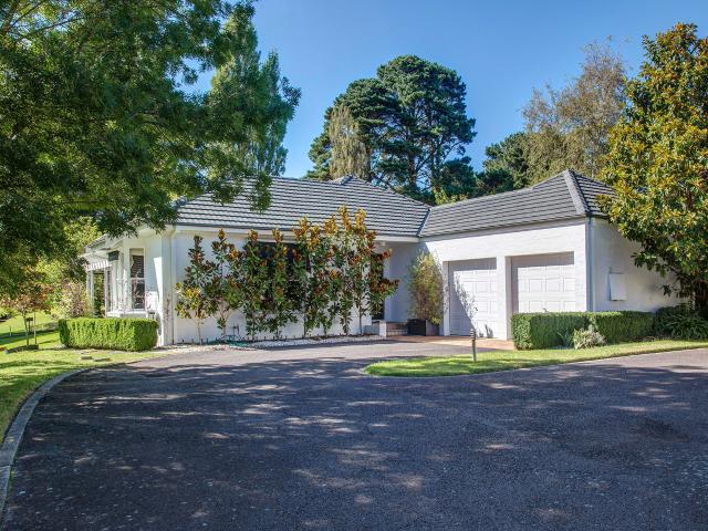 Secluded Villa with Golf Course Views