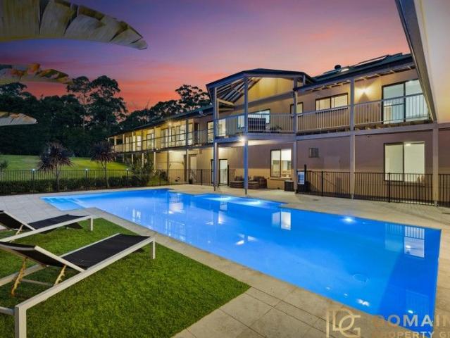 Space & Privacy Meets Everyday Convenience Ultimate Acreage Sanctuary