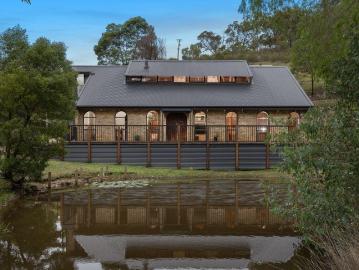 Secluded Acreage With Lake Views And Yarra Valley Lifestyle Appeal