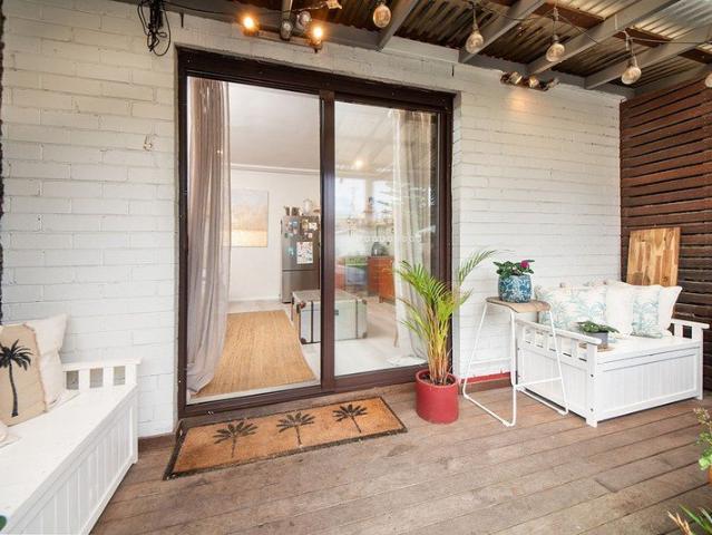 SECLUDED AND PRIVATE VILLA STYLE UNIT!