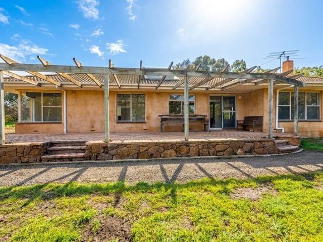 Secluded Country Living in the Heart of McLaren Flat