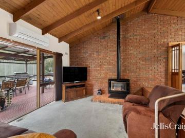 Secluded family sanctuary with soaring space & bushland backdrop