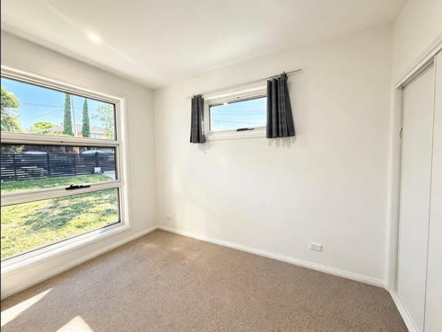 Secluded Family Townhouse | Exclusive Access & Flexible Parking