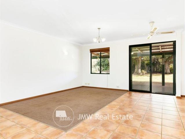 Furnished Secluded Gem