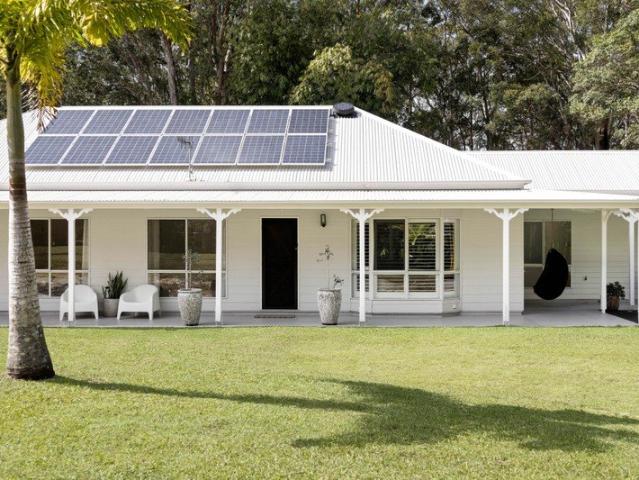 Secluded Hinterland Acreage, Moments from Noosa