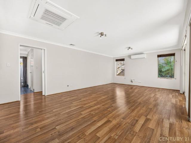 Secluded Retreat Located in the Fabulous Meve Estate
