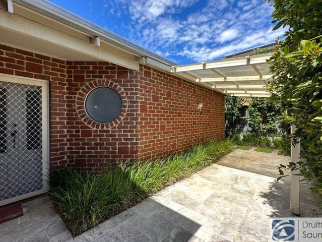 SECLUDED SANCTUARY IN PRIME LOCATION