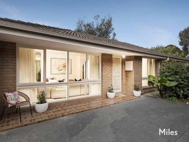 Secluded & Serene Single Level Garden Oasis