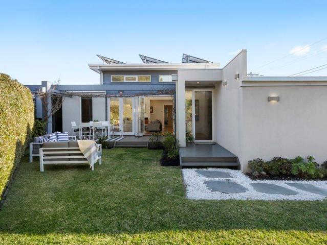 Secluded & Sun Filled Family Sanctuary in Idyllic Garden Surrounds