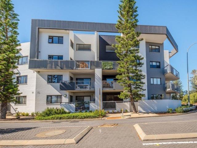 BEACHSIDE LIVING!