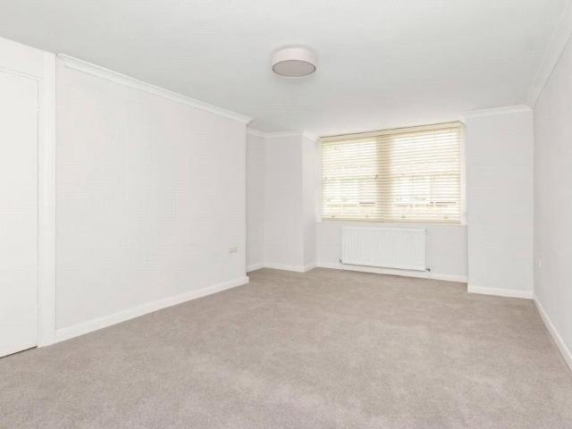 Second Floor 2 bedroom apartment renovated within the last 5 years in central Bath