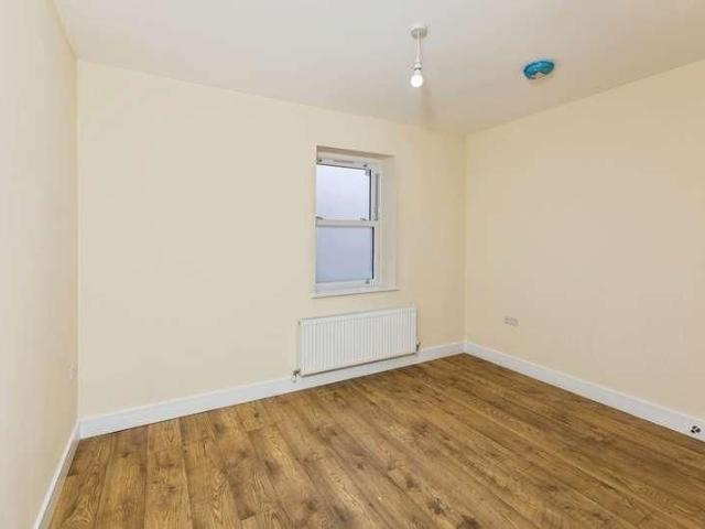 Second Floor Flat, Moss House, Church Street, Reading, RG1