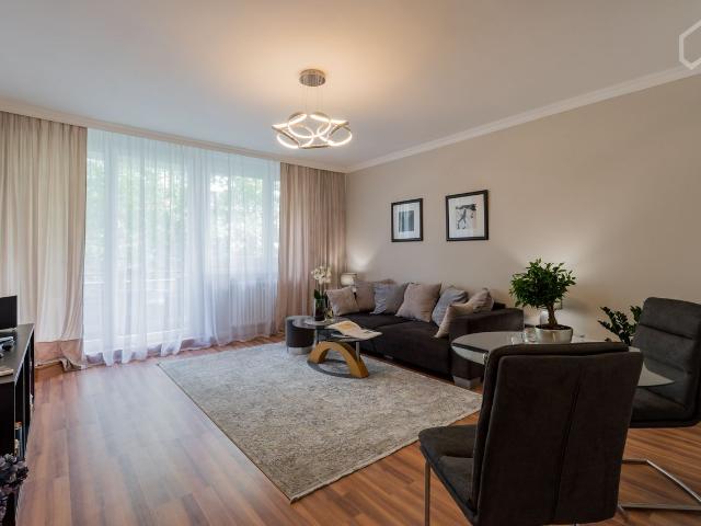Second occupancy after renovation! Top located, quiet 3 room apartment with elegant furnishings Berlin Amsterdam Apartments for Rent