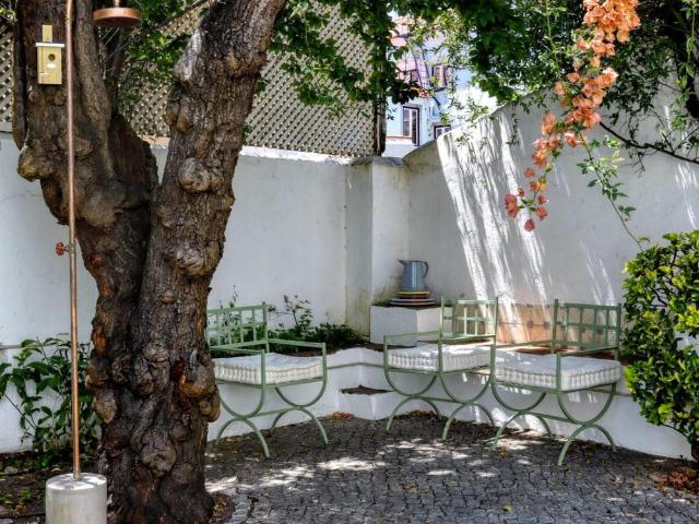 Secret Garden Apartment