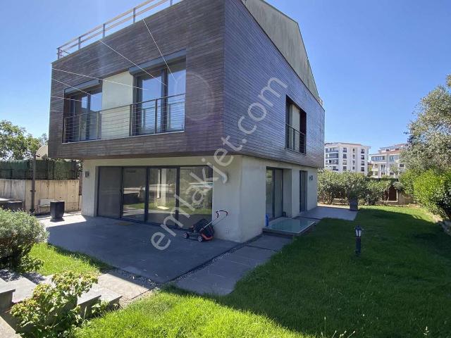 Net 375 M2 Brüt 500m 7+2 Lüks Kiralık Villa