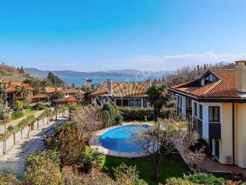 Sedadkent Kiralık Boğaz Manzaralı Sahile Yakın Müstakil Villa