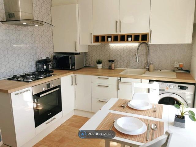 Sedgley Road, Bournemouth BH9, 2 bed semi detached house to rent, £1,500 pcm | PrimeLocation