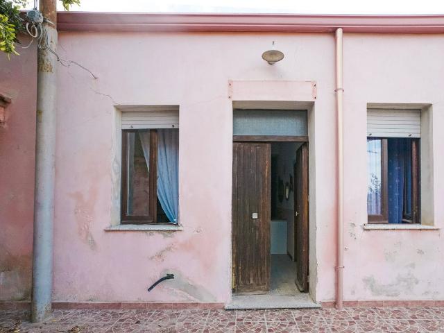 Sedini, quadrivano con cortile nel cuore della Sardegna 87m² Sedini