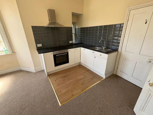 Sedlescombe Road, St Leonards On Sea TN38, 2 bed flat to rent, £900 pcm | PrimeLocation