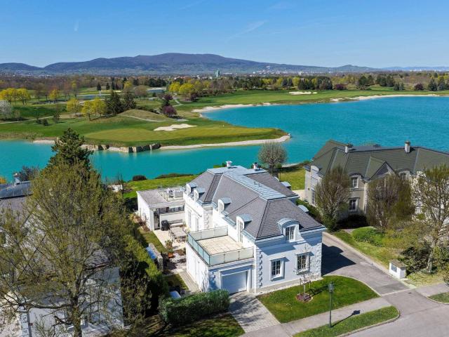 SEEVILLA IM GOLFRESORT FONTANA mit direktem Wasserzugang