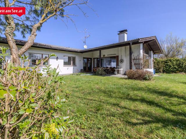 Seewalchen: Großzügiger Bungalow in Seenähe