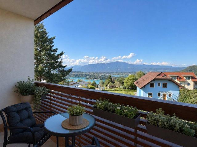 SEE.BERGE.RUHE. – IHRE TRAUMWOHNUNG AM FAAKER SEE WARTET AUF SIE!