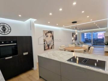 See Panorama Wohnung mit Smart Home: Frisch renovierte Loggiawohnung in Bestlage Lochau