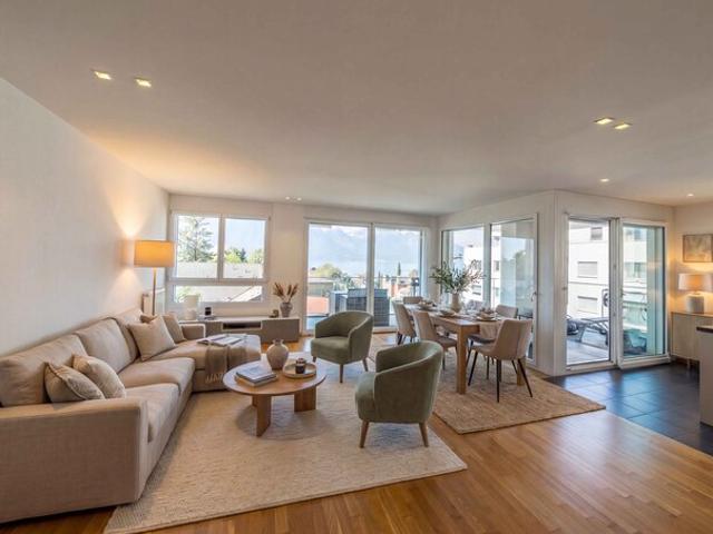 SEE UND BERGSICHT AN DER RIVIERA MODERNE 4.5 ZIMMER WOHNUNG