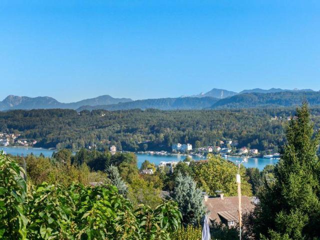 Seeblick Penthouse mit Indoorpool
