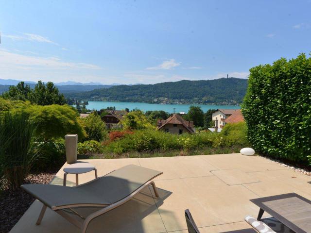 SEEBLICK Residenz am Wörthersee Nord: Wohnerlebnis auf ca. 153 m² WNF plus ca. 30 m² Südterrasse, 2 TG