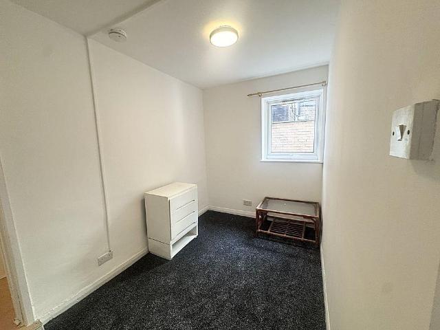 Seedley Road, Salford 1 bed apartment to rent £850 pcm £196 pw
