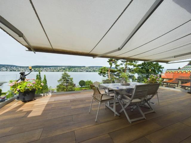 Seejuwel am Zürichsee Haus in Thalwil