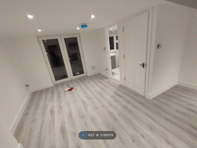 Seely Road, London SW17, 4 bed end terrace house to rent, £3,950 pcm | PrimeLocation