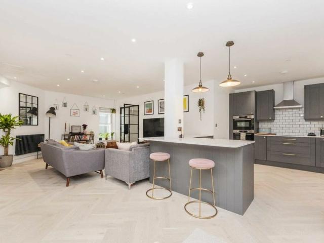 Seely Road, SW17, London