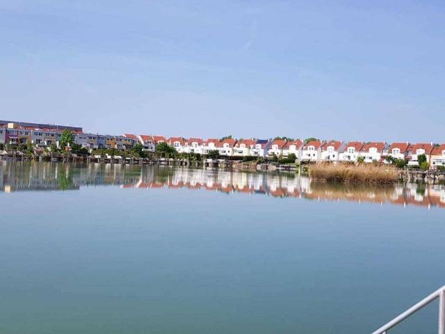 Seepark Vösendorf! Schöne 3 Zimmer Wohnung mit Balkon und PKW Abstellplatz