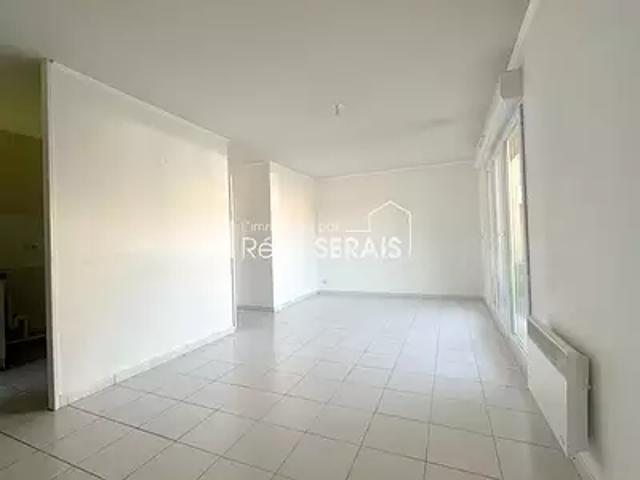 Sées 61500 Location appartement 2 pièces t2 au dernier étage terrasse