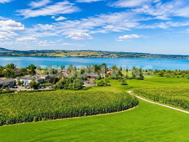 Seesicht, Weite und moderne Architektur in privilegierter Wohnlage