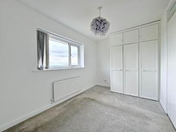 Sefton Close, Sholver