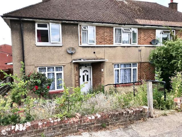 Sefton Avenue, Kenton HA3, 2 bed flat to rent, £1,800 pcm | PrimeLocation