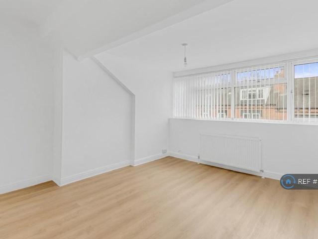 Sefton Avenue, Leeds, LS11 1 bed flat to rent £1,000 pcm £231 pw