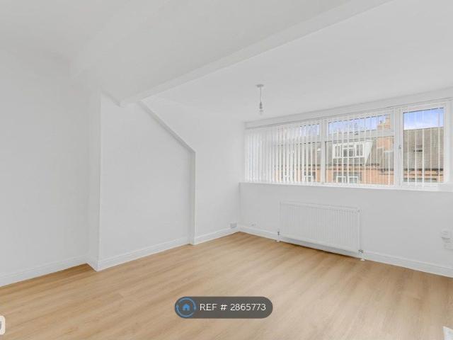 Sefton Avenue, Leeds LS11, 1 bed flat to rent, £1,000 pcm | PrimeLocation