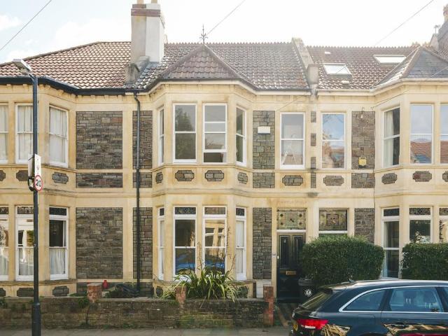 Sefton Park Road, St Andrews, BS7 3 bed terraced house to rent £2,200 pcm £508 pw