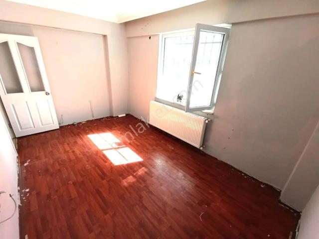 Sefaköy Merkezde Yüksek Giriş 2+1.75 M2 Metrobüs 5 Dk Yaya Msf