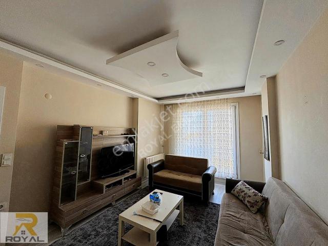 Sefaköy Merkez'de 1+1 70 M2 Metrobüse Ve Üniversitelere Yakın